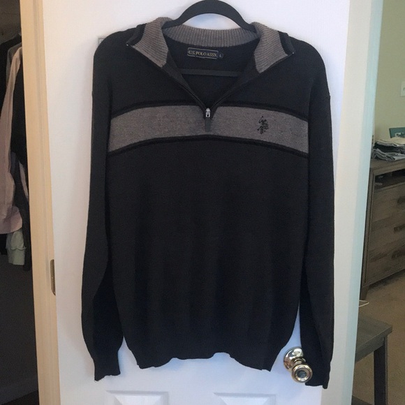 Multiple Sweaters - Picture 5 of 6